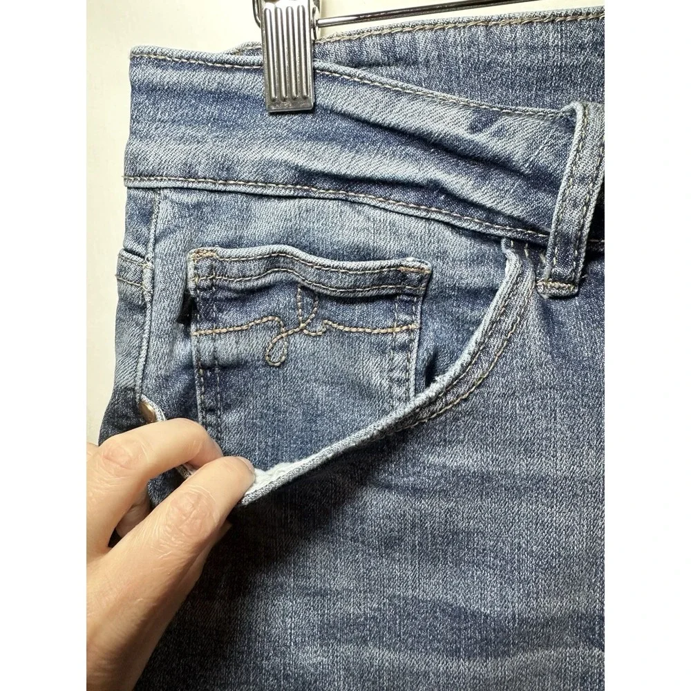 JUDY BLUE Women's Plus‎ Size 16W Blue Jeans Relaxed Fit Raw Hem Stretch Denim